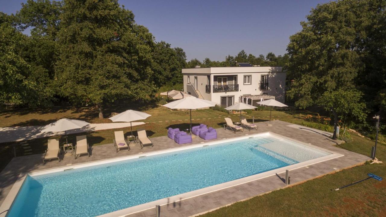 Holiday home Luxury Cetiri Hrasta *