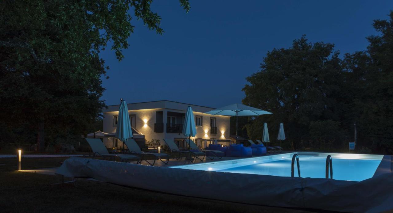 Luxury Cetiri Hrasta Holiday home *