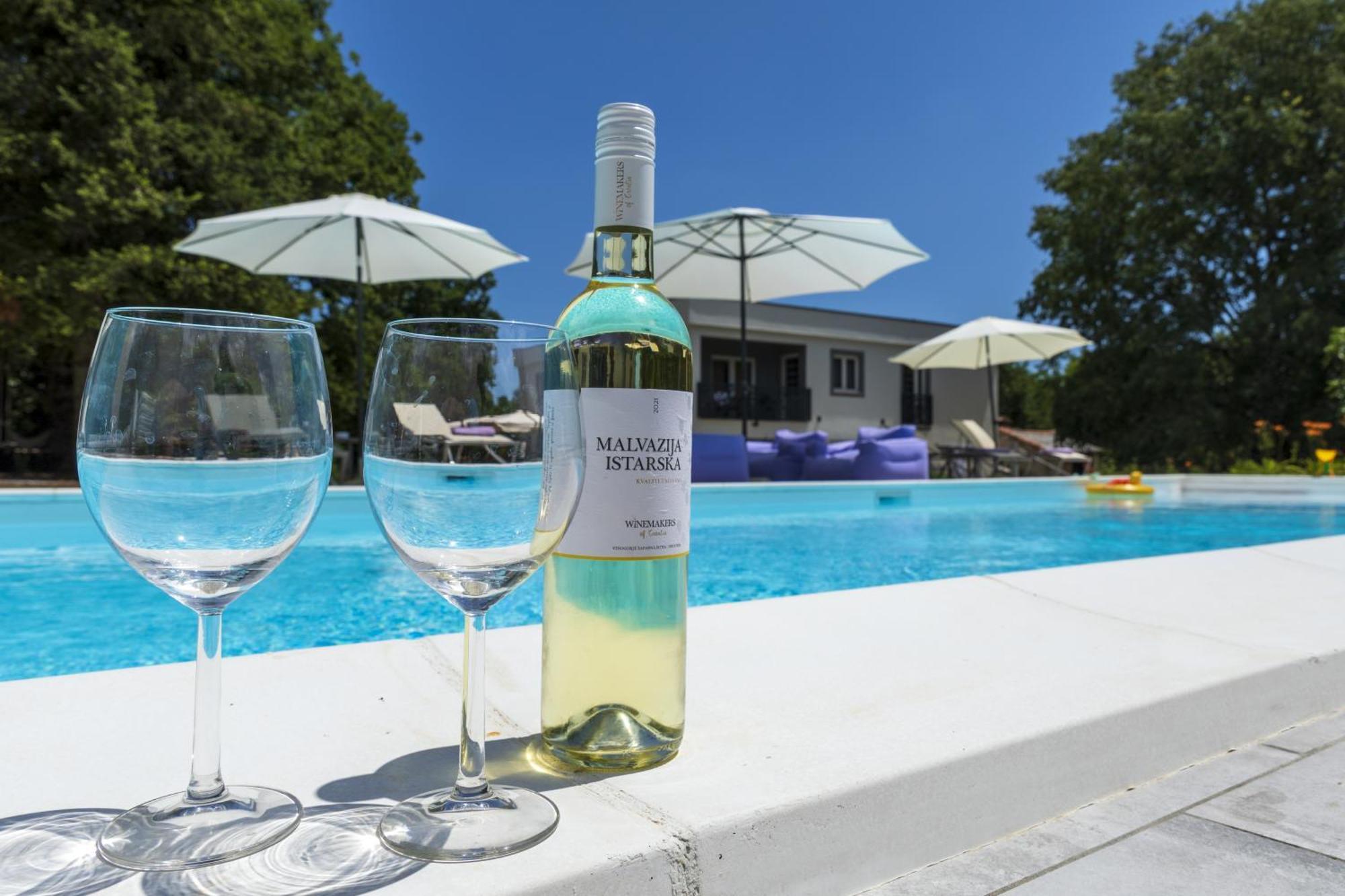 Holiday home Luxury Cetiri Hrasta